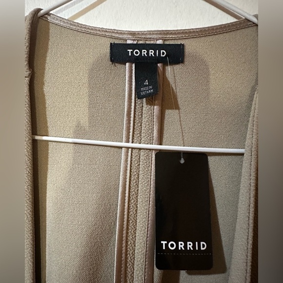 Torrid Drape Front Jacket Taupe Size 4 NWT - Picture 2 of 3